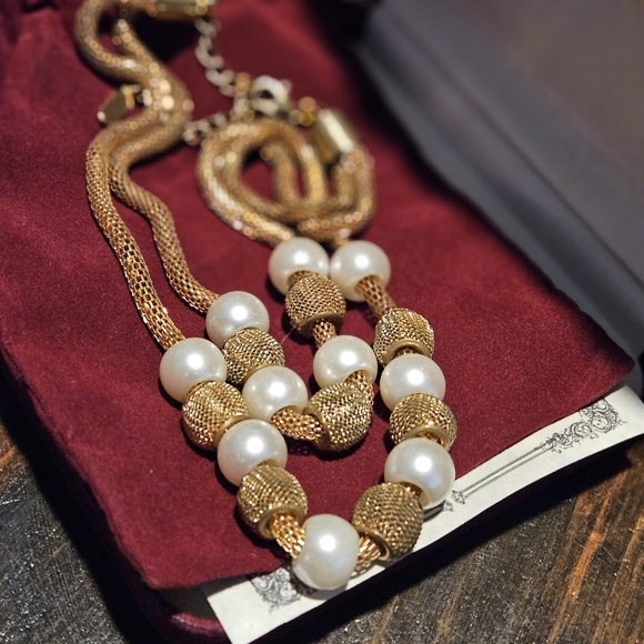 Camrose Kross Jewelry - Camrose Kross JBK Jackie Faux White Pearl Gold Tone Mesh Chain Necklace 15"